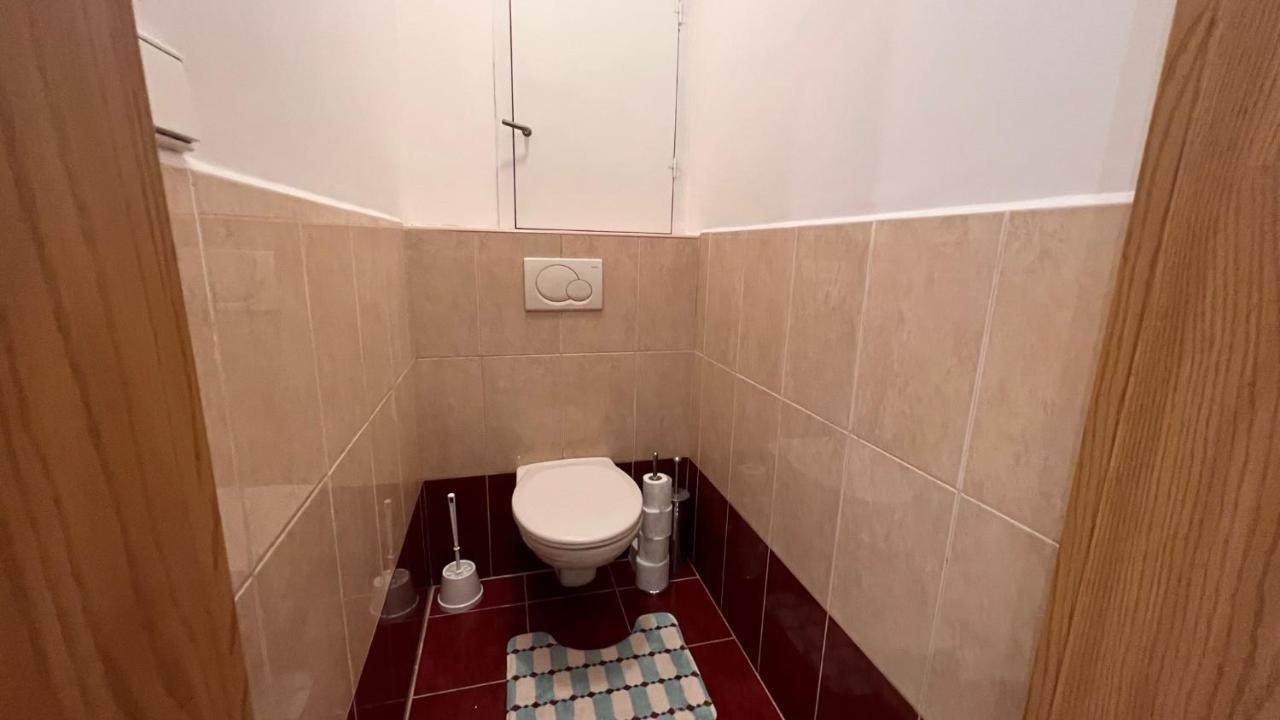 2 Room Apartment, Near Oc Galeria, Petrzalka บราติสลาวา ภายนอก รูปภาพ