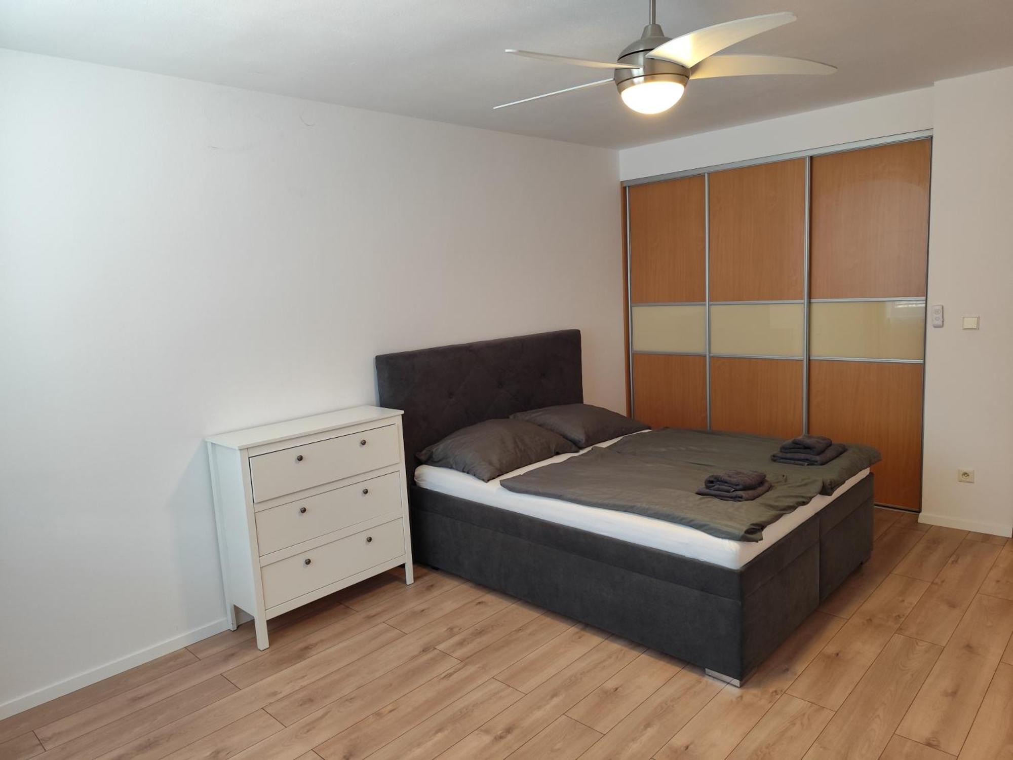 2 Room Apartment, Near Oc Galeria, Petrzalka บราติสลาวา ภายนอก รูปภาพ