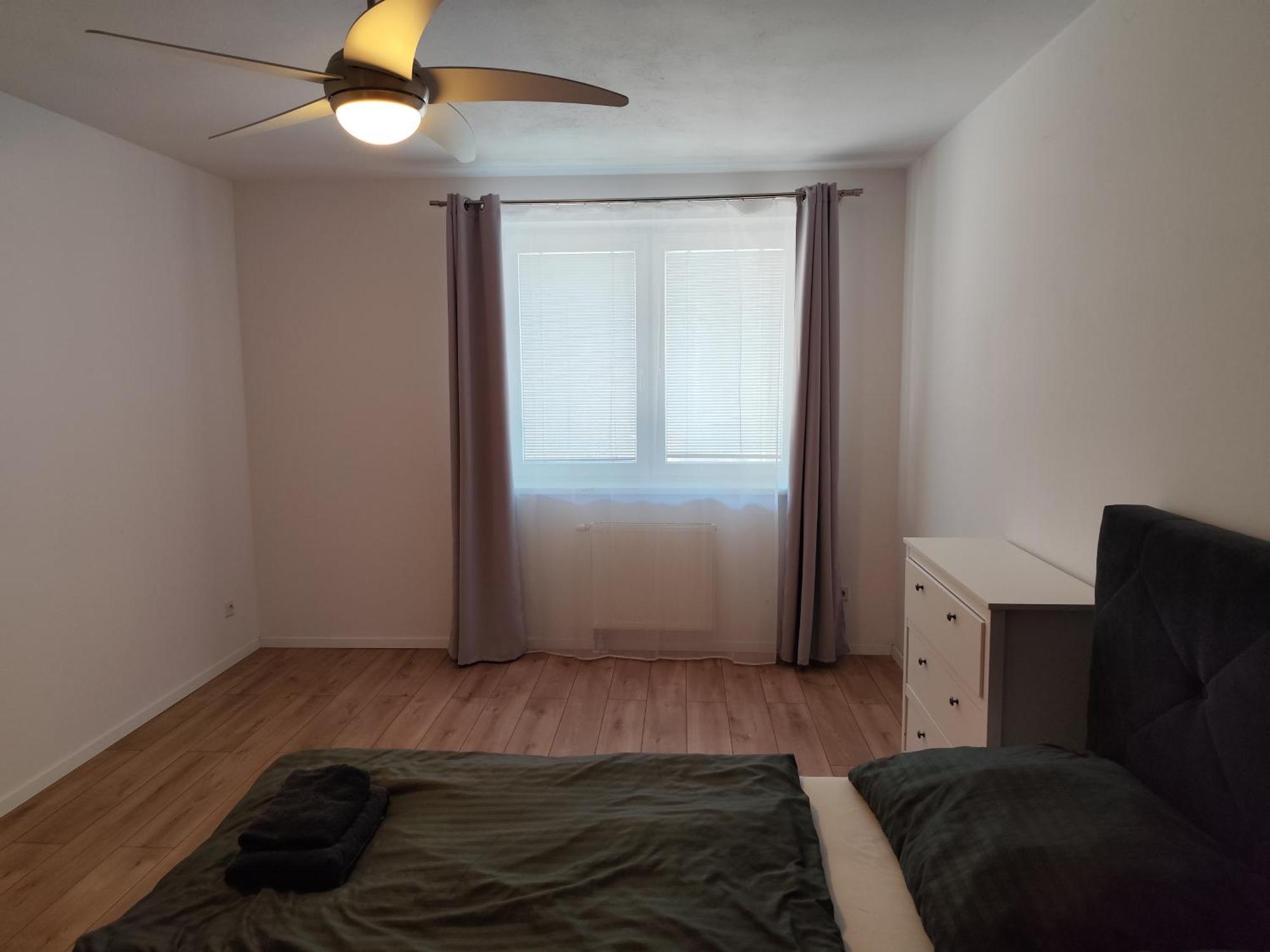 2 Room Apartment, Near Oc Galeria, Petrzalka บราติสลาวา ภายนอก รูปภาพ