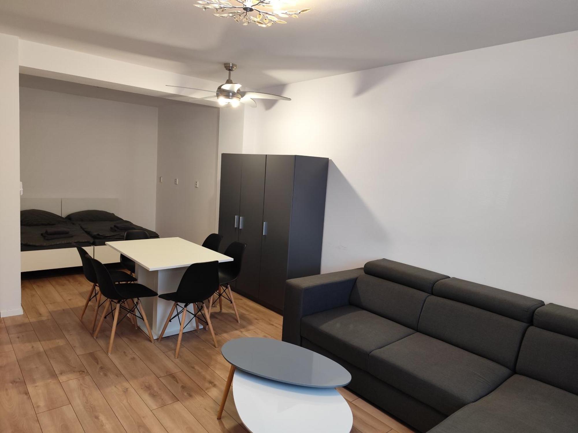2 Room Apartment, Near Oc Galeria, Petrzalka บราติสลาวา ภายนอก รูปภาพ